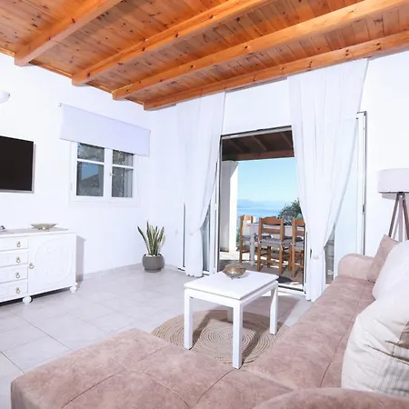 Euterpe's House Corfu * Μπαρμπάτι